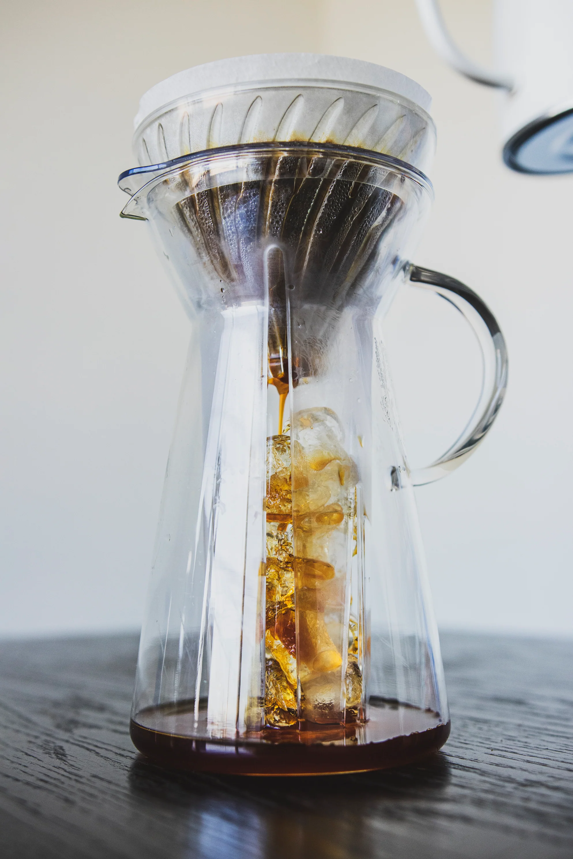 V60 Hot and Iced Glass Coffee Maker - Image 3