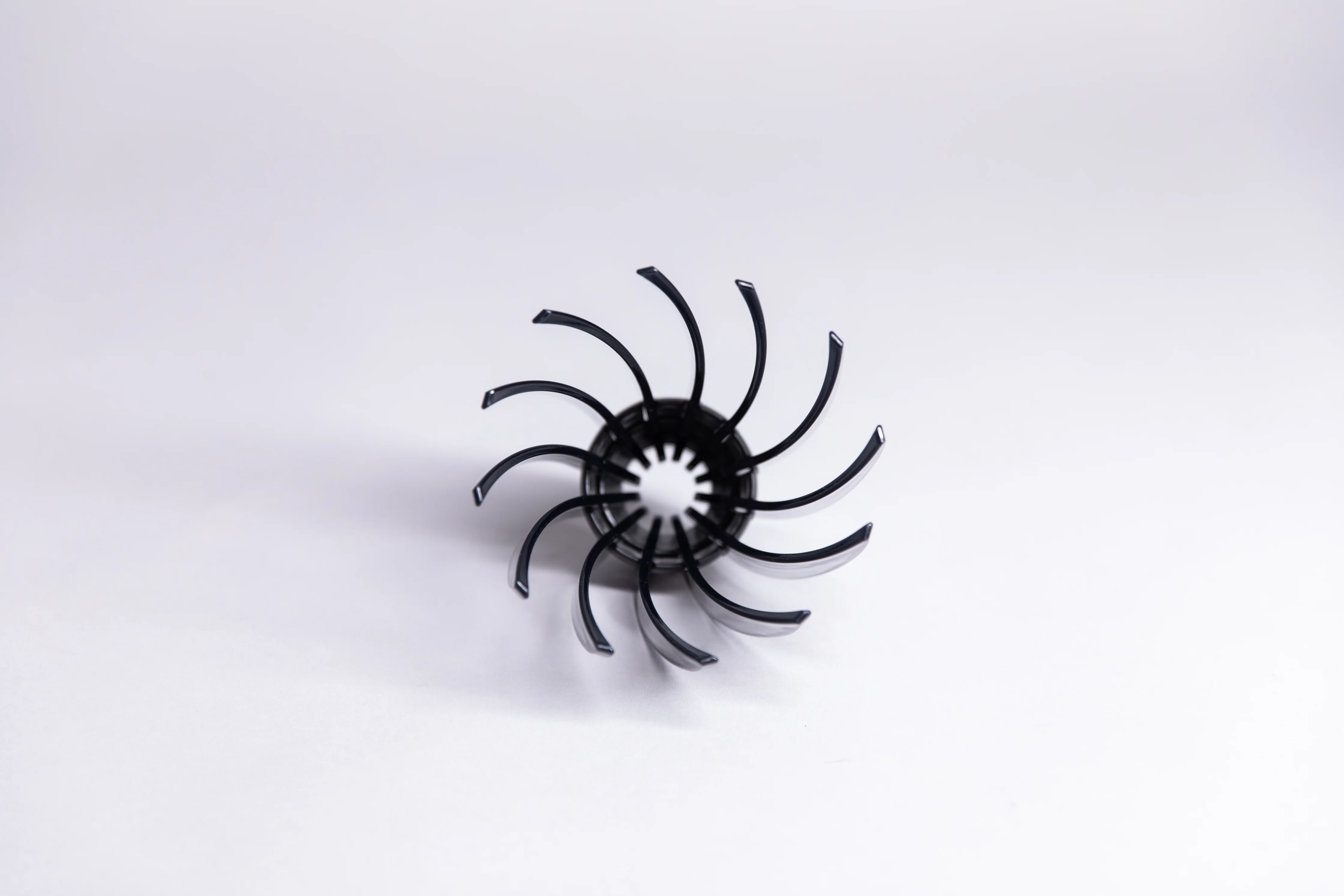 V60 SUIREN Coffee Dripper - Image 4