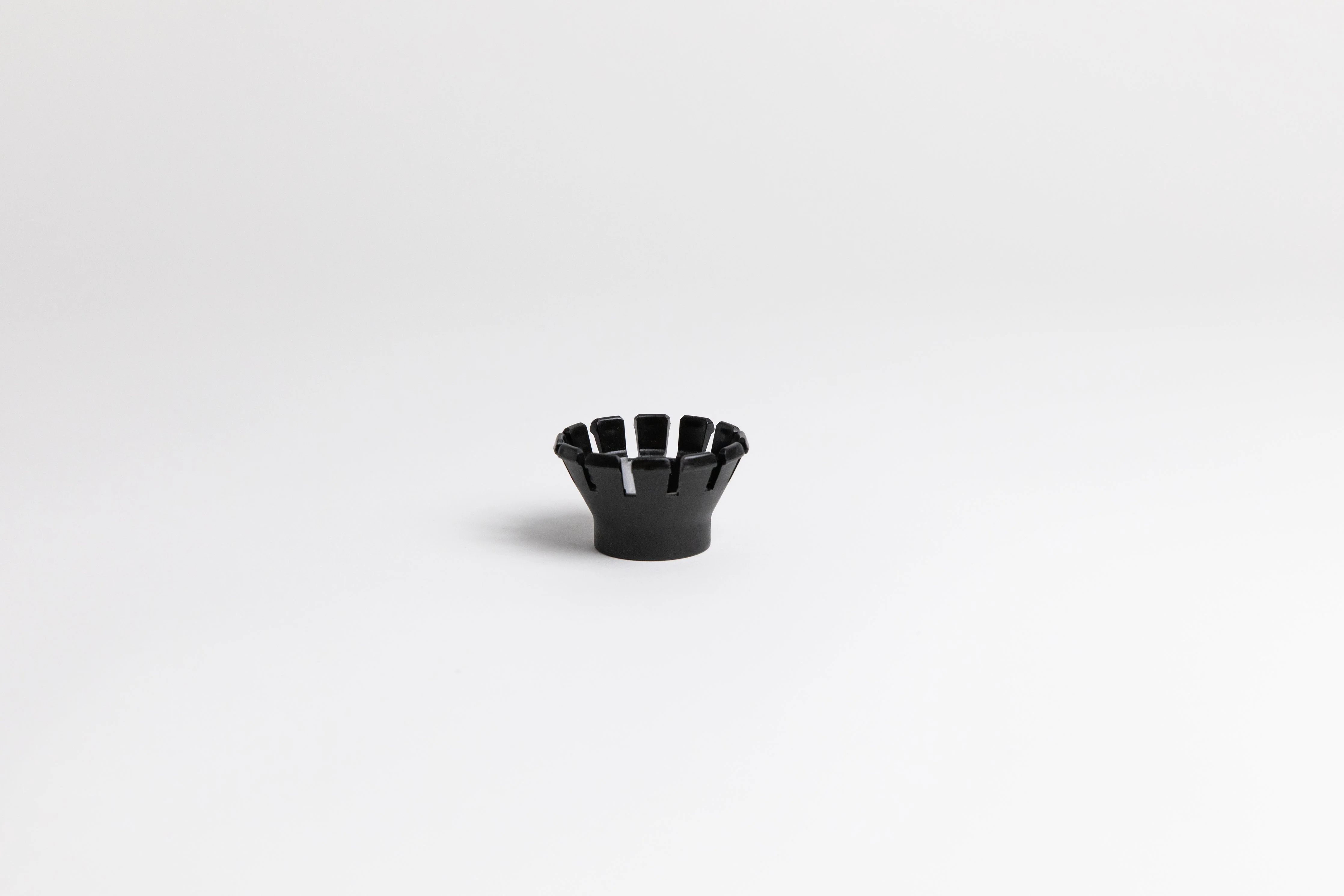 V60 "Suiren" Coffee Dripper Base - Image 3